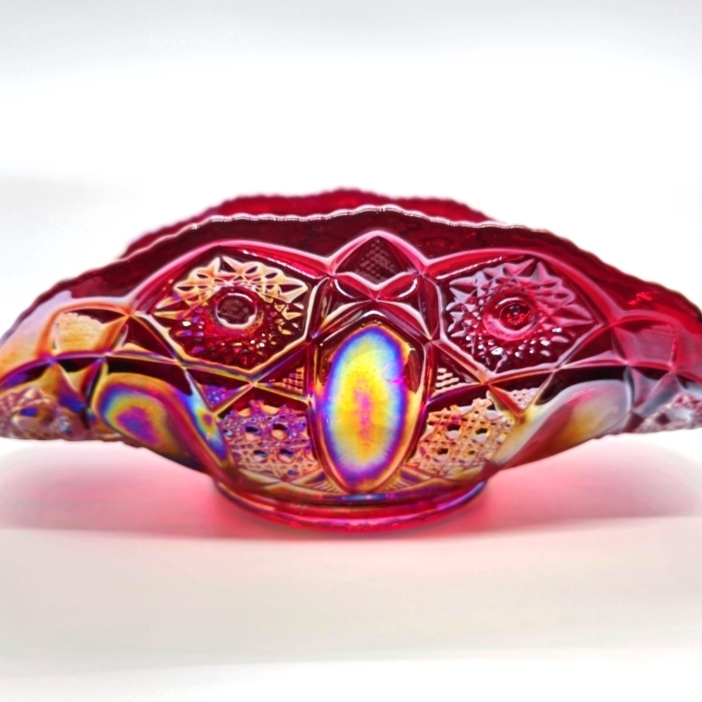 LE Smith Video - Carnival Glass Banana Boat - Quintec Pattern - Very Iridescent - Picture 4 of 7